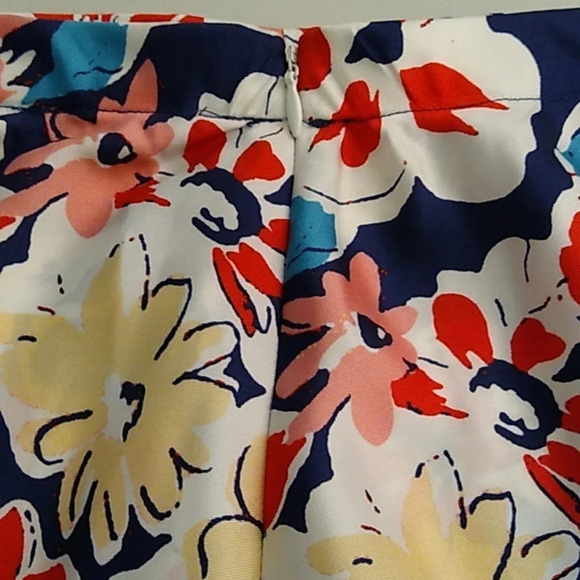 SKIES ARE BLUE LIGHT FLOWY COLORFUL FLORAL SIDE ZIP FLAT ELASTIC WAIST SKIRT - Picture 2 of 7